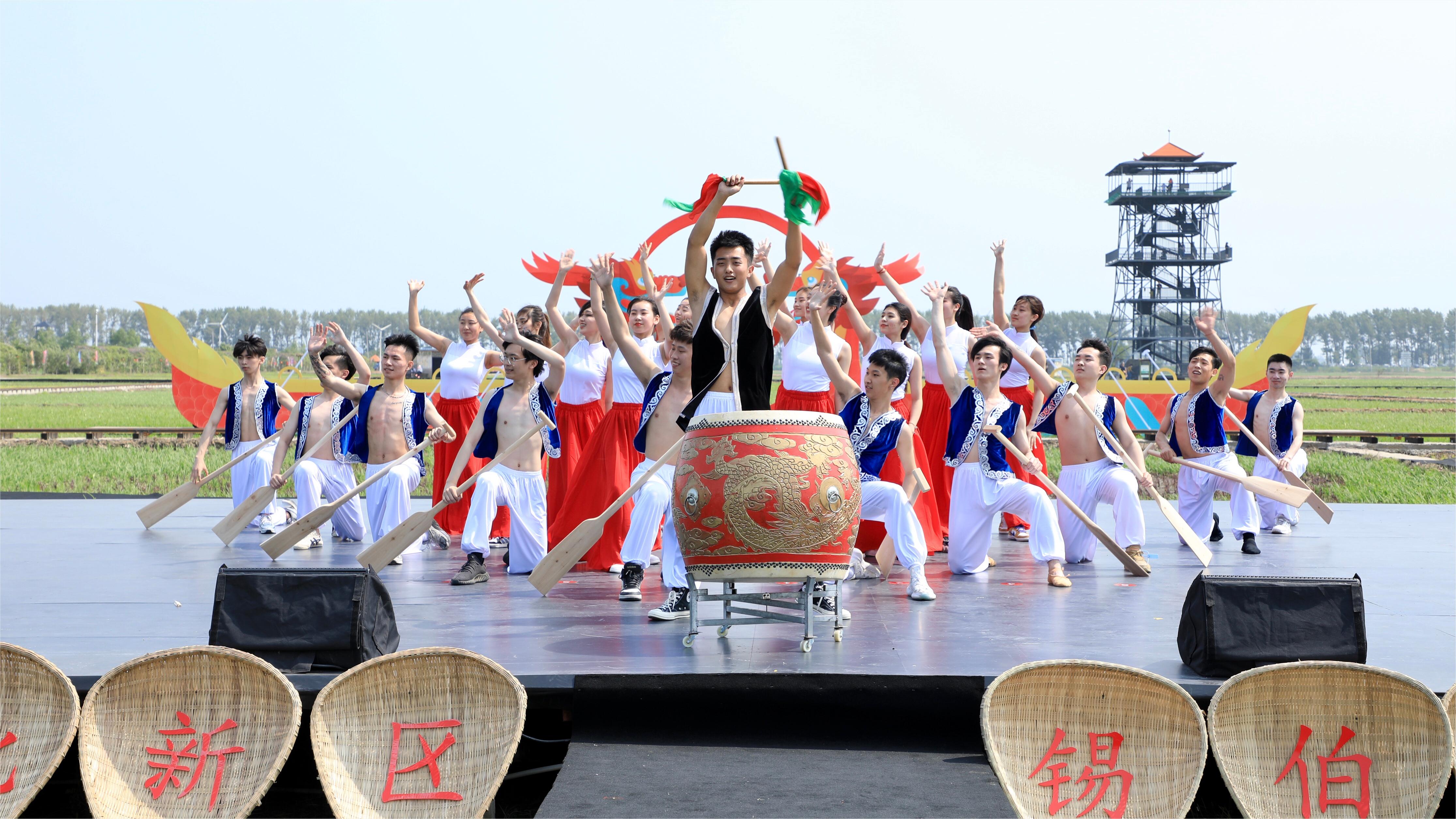 原創(chuàng)史詩實景演出第三幕賽龍奪魁